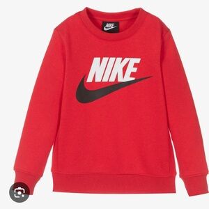 Nike Pull over for winter perfect for ages 3/4